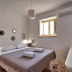 Gal-paros! Villa *