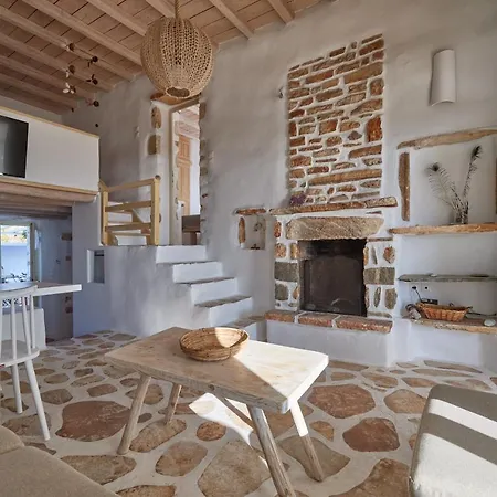Gal-paros! * Parikia (Paros)